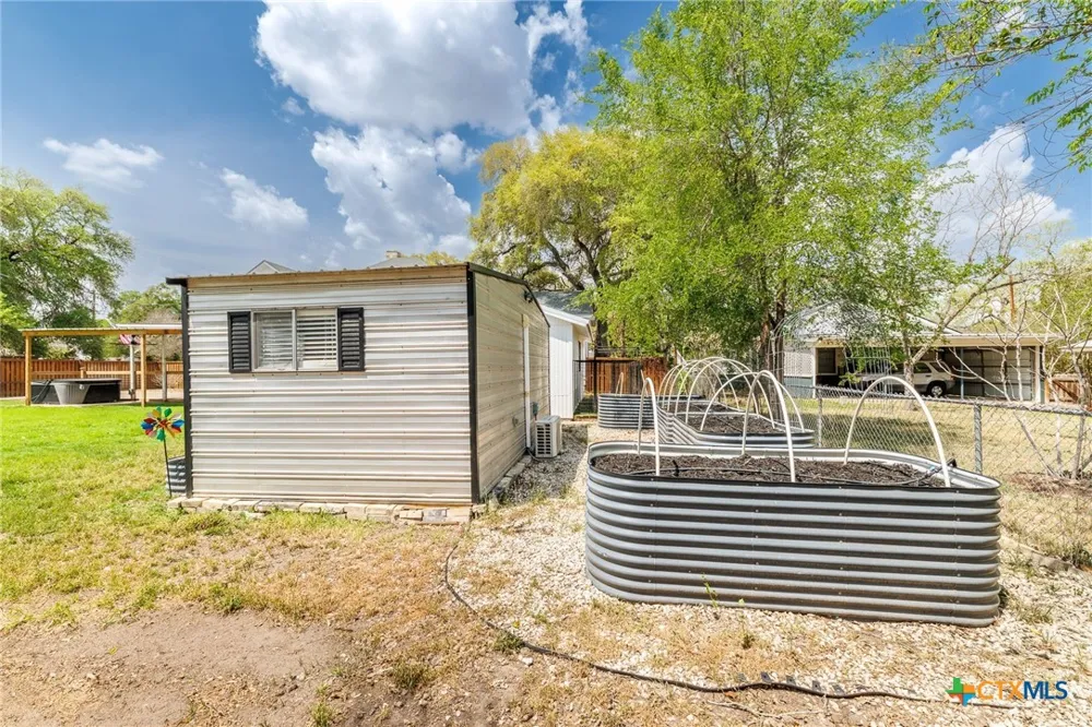 604 Saint Michael Street Gonzales, TX 78629