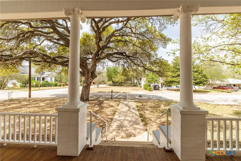 604 Saint Michael Street Gonzales, TX 78629