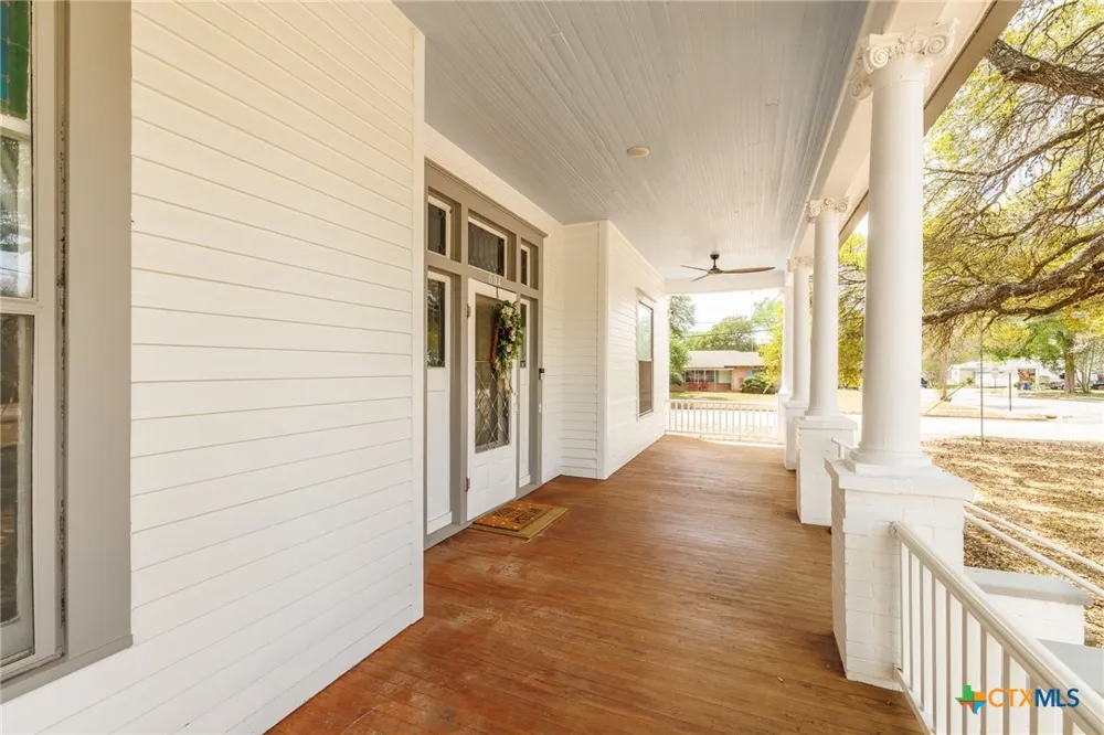 604 Saint Michael Street Gonzales, TX 78629
