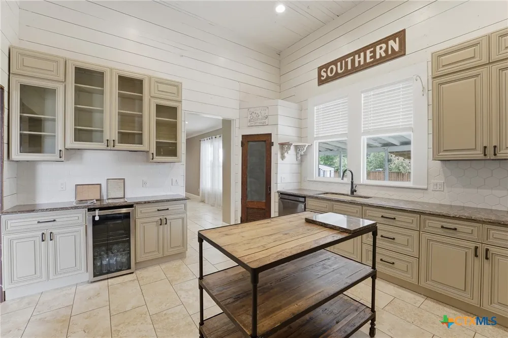 604 Saint Michael Street Gonzales, TX 78629