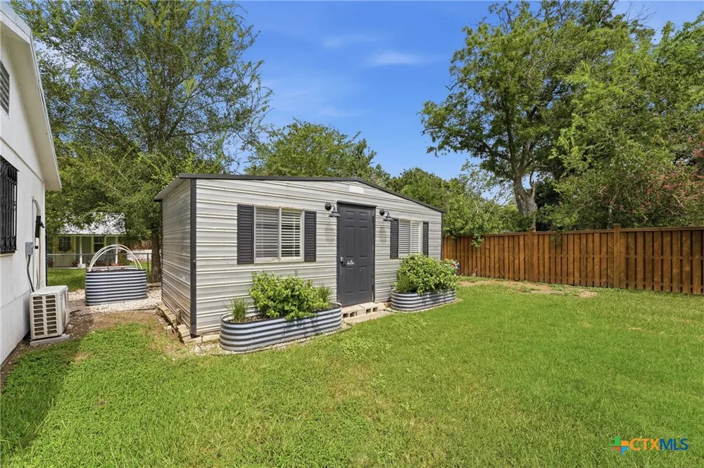 604 Saint Michael Street Gonzales, TX 78629
