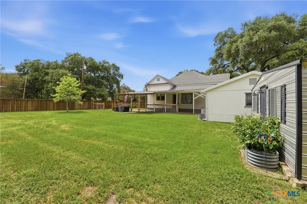 604 Saint Michael Street Gonzales, TX 78629