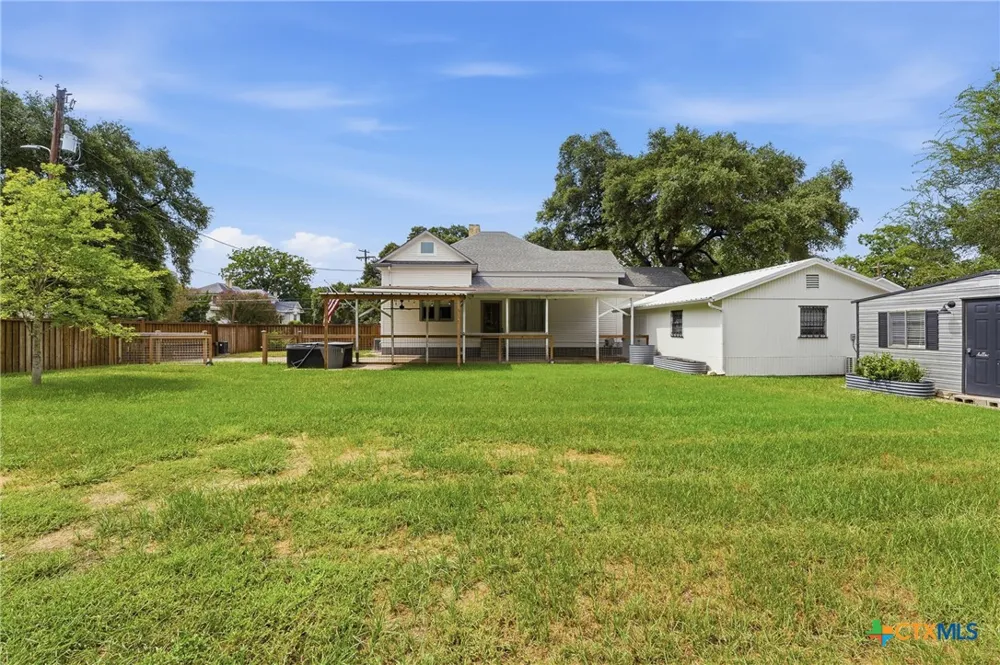 604 Saint Michael Street Gonzales, TX 78629