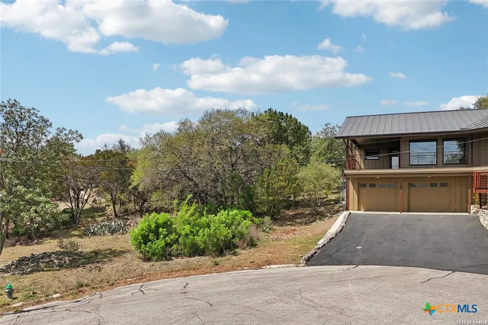 718 Starcrest New Braunfels, TX 78130