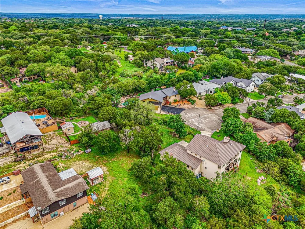 718 Starcrest New Braunfels, TX 78130