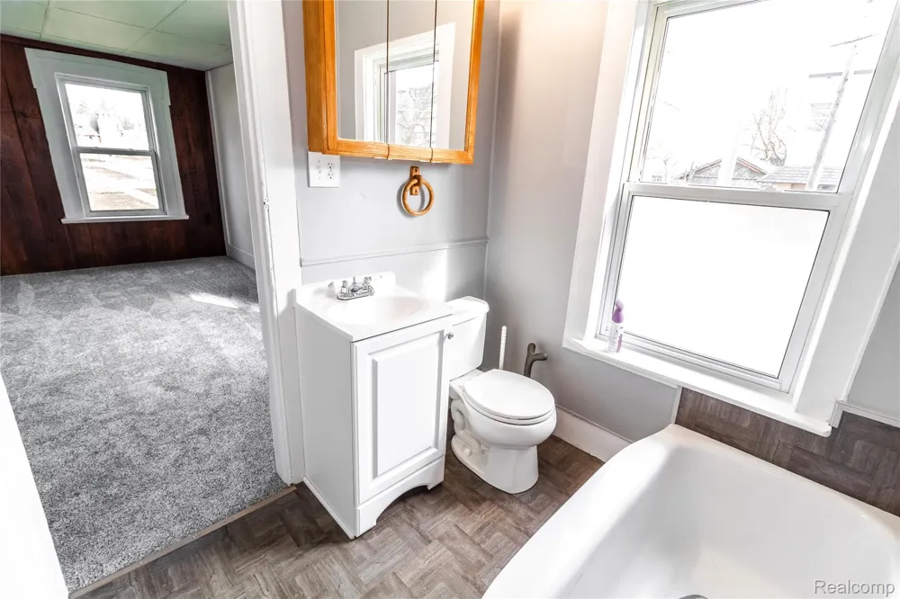 6 Law Street Lapeer City, MI 48446