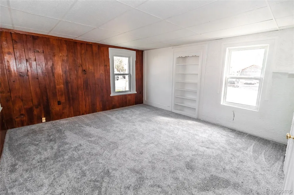 6 Law Street Lapeer City, MI 48446