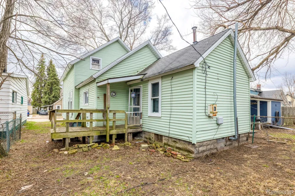 1109 Rawlins Street Port Huron City, MI 48060