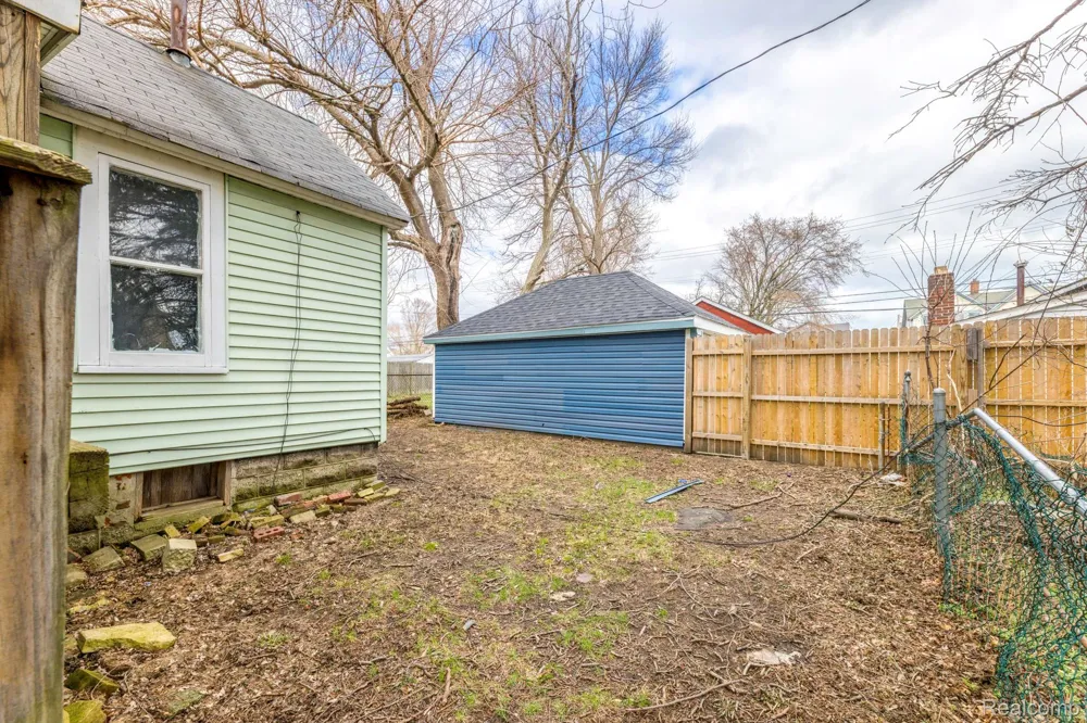 1109 Rawlins Street Port Huron City, MI 48060