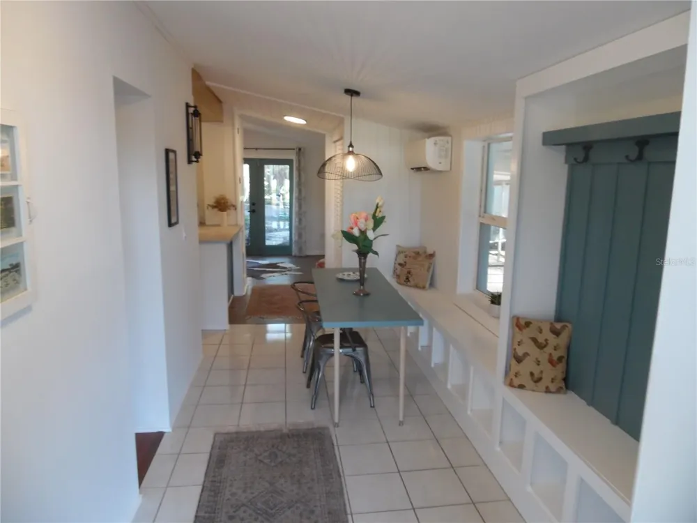 5487 70TH WAY St Petersburg, FL 33709