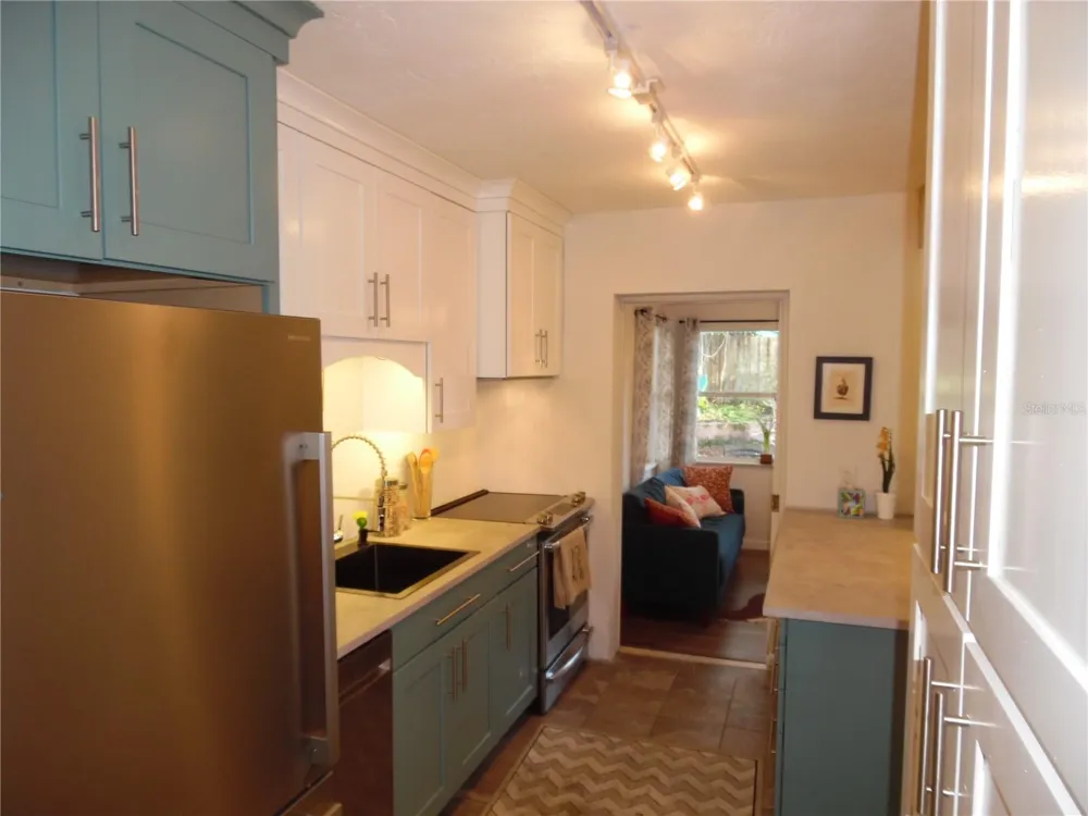 5487 70TH WAY St Petersburg, FL 33709