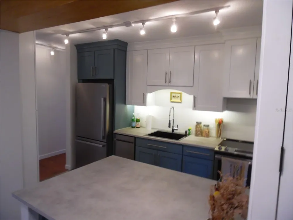 5487 70TH WAY St Petersburg, FL 33709