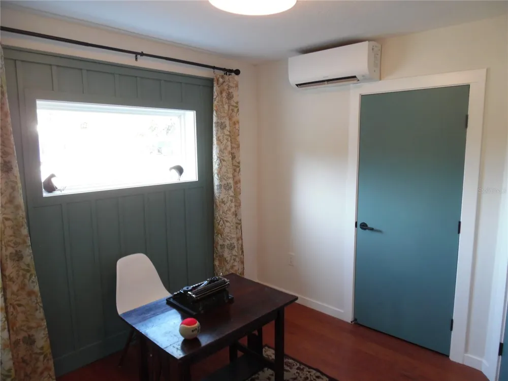 5487 70TH WAY St Petersburg, FL 33709