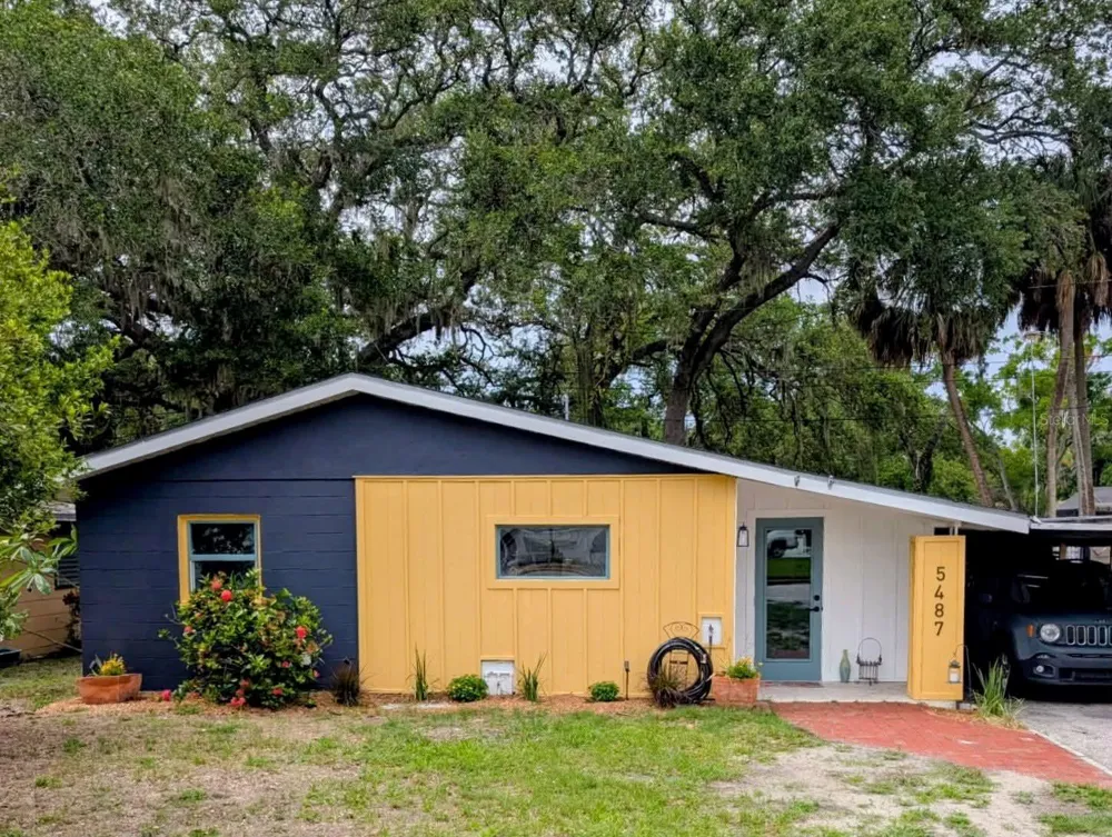 5487 70TH WAY St Petersburg, FL 33709