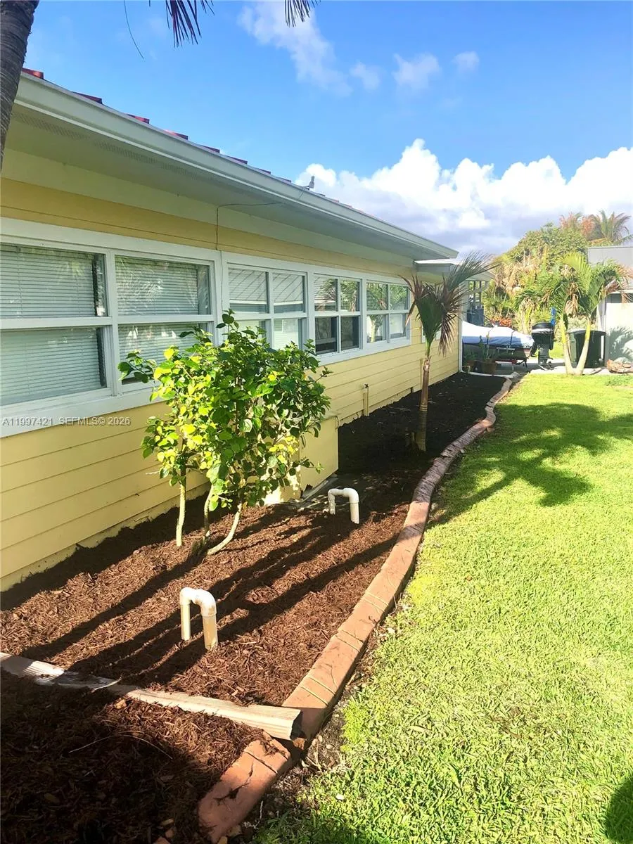 1920 Eucalyptus Ave Hutchinson Island, FL 34949