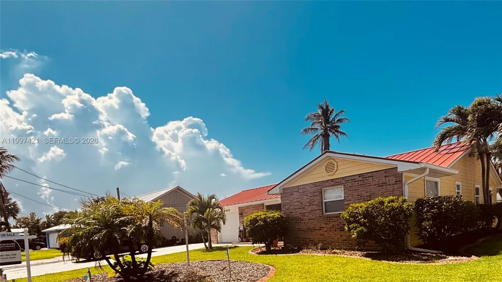 1920 Eucalyptus Ave Hutchinson Island, FL 34949