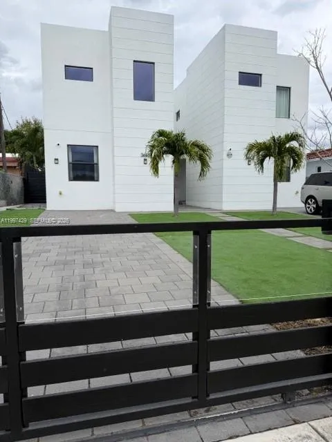 3645 SW 3 st
