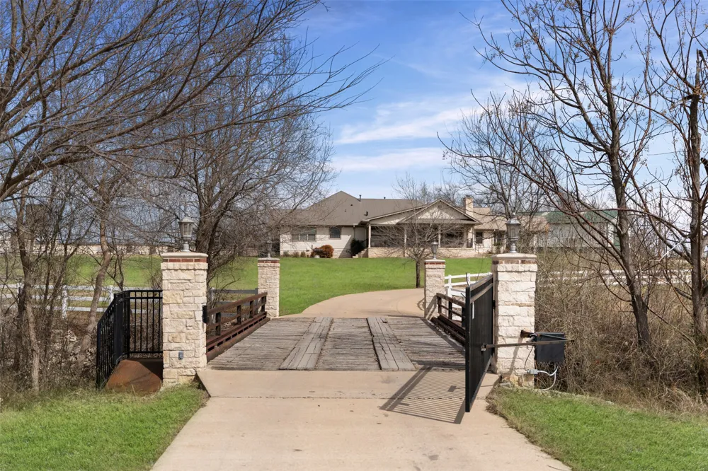 Address Not Shown Holland, TX 76534