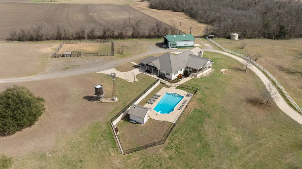 Address Not Shown Holland, TX 76534