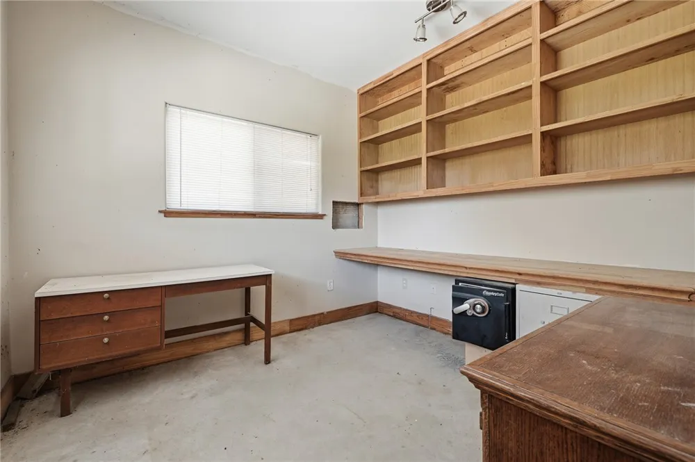 1663 Mooney Ingleside, TX 78362