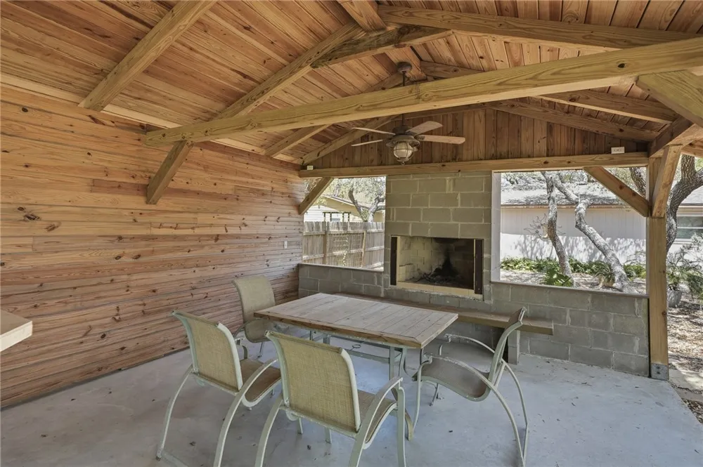 1663 Mooney Ingleside, TX 78362