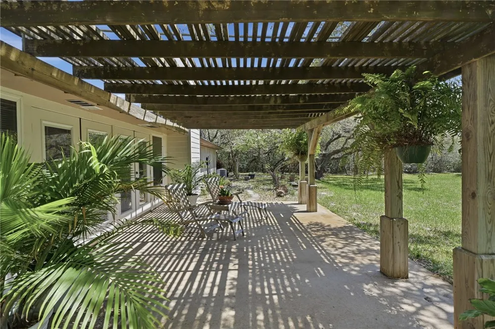 1663 Mooney Ingleside, TX 78362