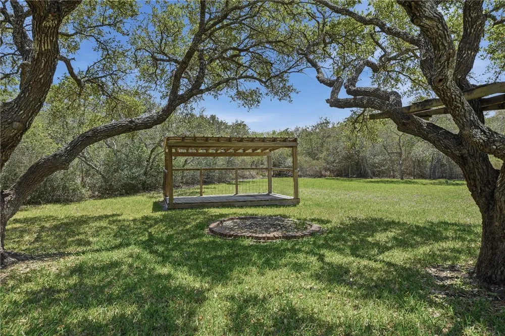 1663 Mooney Ingleside, TX 78362