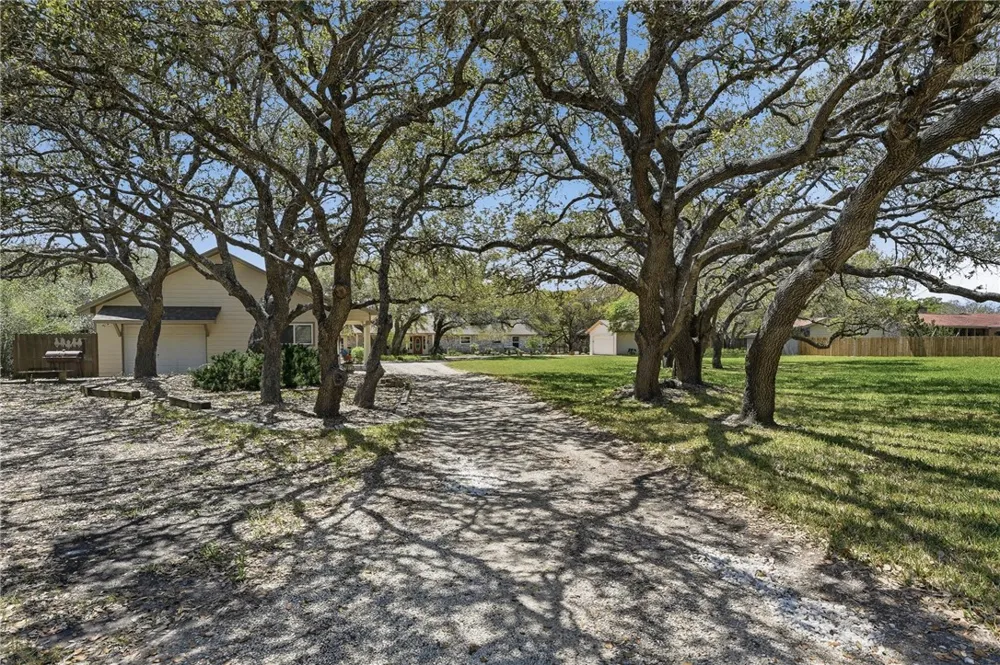 1663 Mooney Ingleside, TX 78362