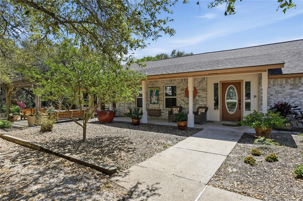 1663 Mooney Ingleside, TX 78362