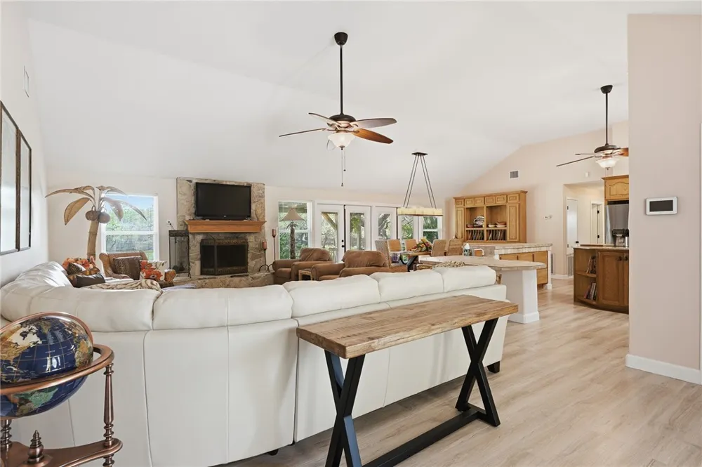1663 Mooney Ingleside, TX 78362