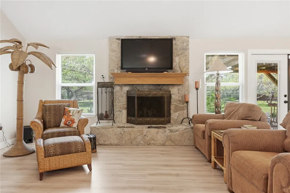 1663 Mooney Ingleside, TX 78362