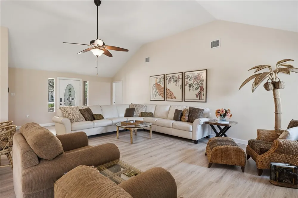 1663 Mooney Ingleside, TX 78362