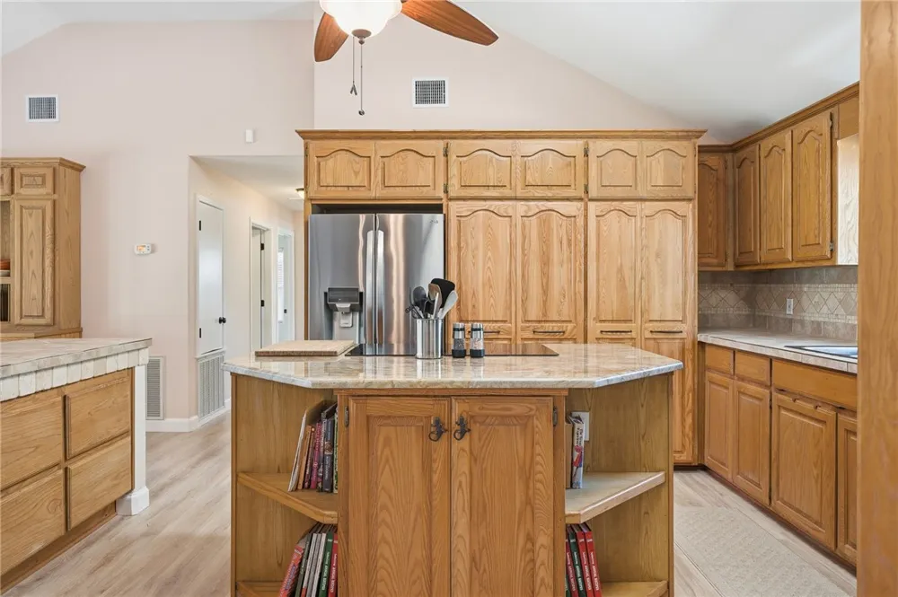 1663 Mooney Ingleside, TX 78362
