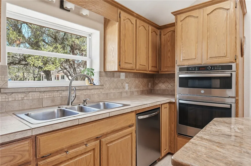 1663 Mooney Ingleside, TX 78362