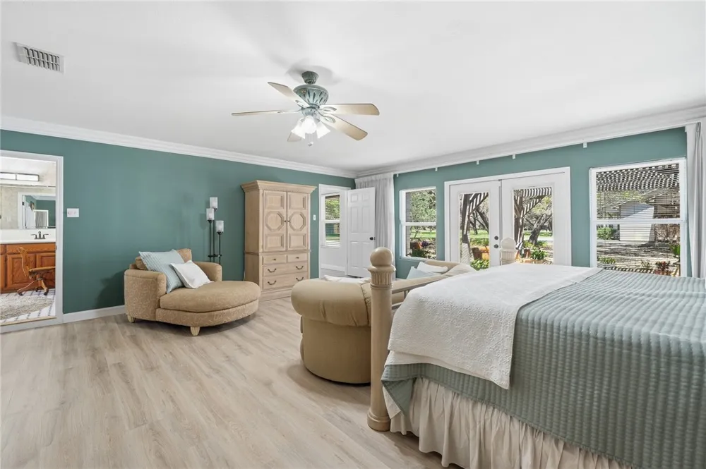 1663 Mooney Ingleside, TX 78362