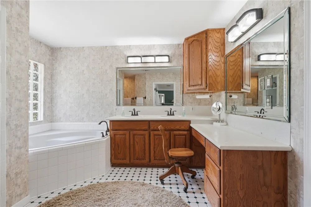 1663 Mooney Ingleside, TX 78362