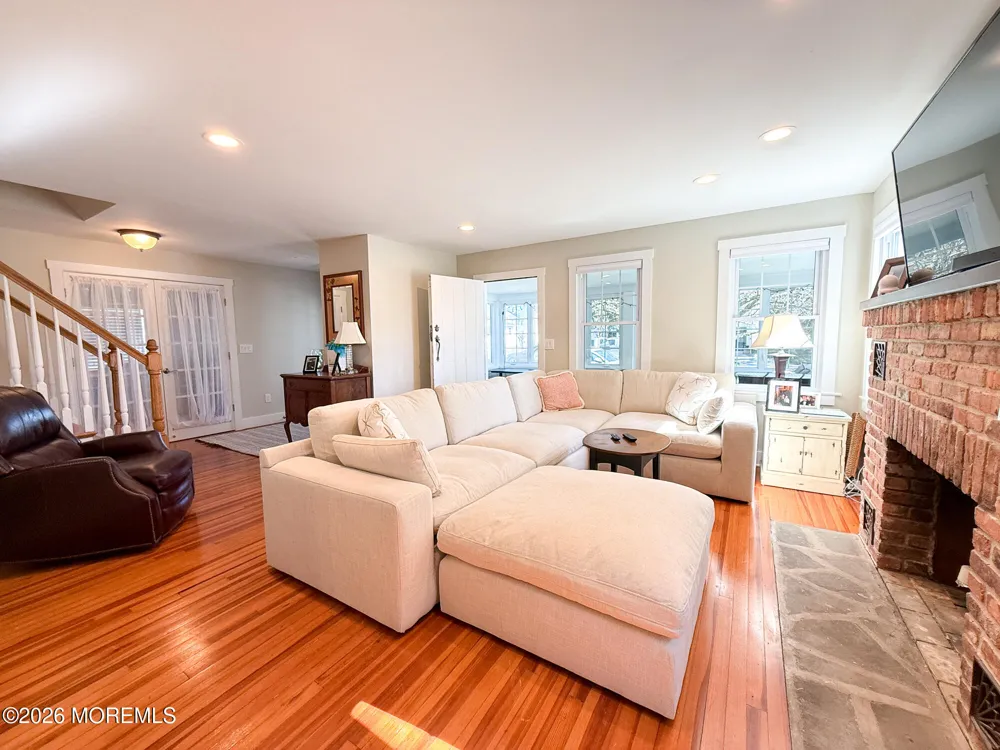 25 Ocean Avenue Manasquan, NJ 08736