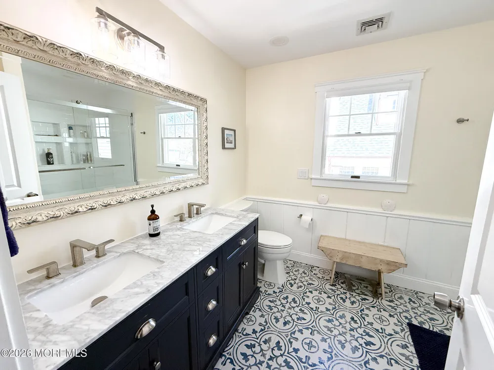 25 Ocean Avenue Manasquan, NJ 08736
