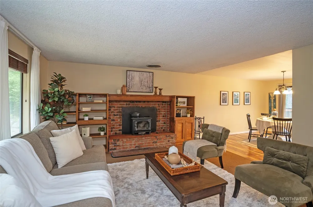 5501 NW Glenn Firs Lane Silverdale, WA 98383