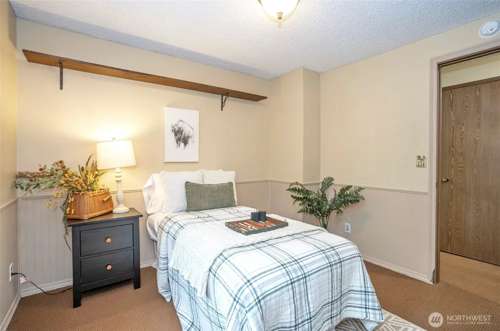 5501 NW Glenn Firs Lane Silverdale, WA 98383