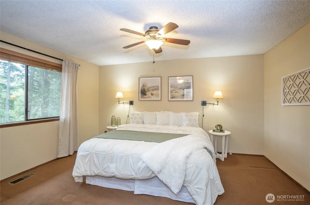 5501 NW Glenn Firs Lane Silverdale, WA 98383