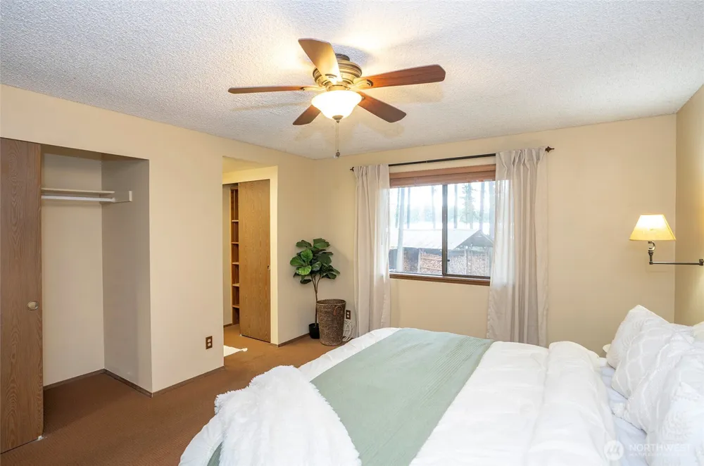 5501 NW Glenn Firs Lane Silverdale, WA 98383