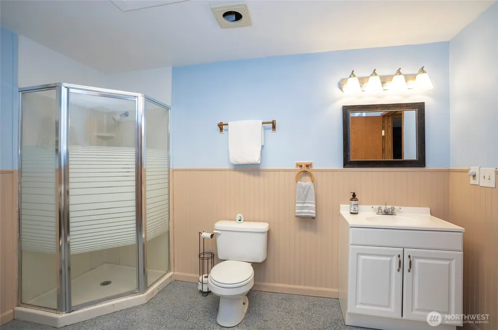 5501 NW Glenn Firs Lane Silverdale, WA 98383