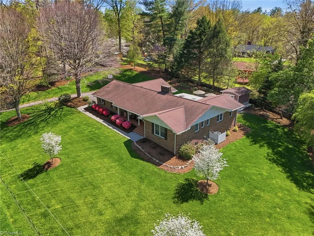 1515 Holly Circle Wilkesboro, NC 28697
