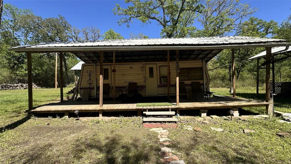 9884 Rocky Ridge Lane Madisonville, TX 77864