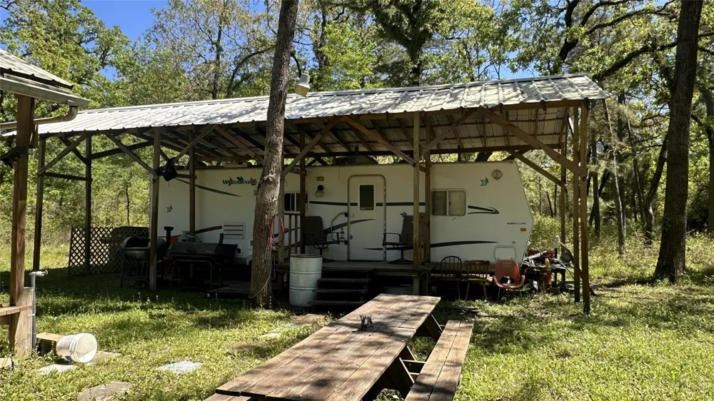 9884 Rocky Ridge Lane Madisonville, TX 77864