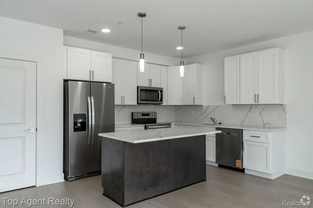 31847 Gabby Court Chesterfield Township, MI 48047