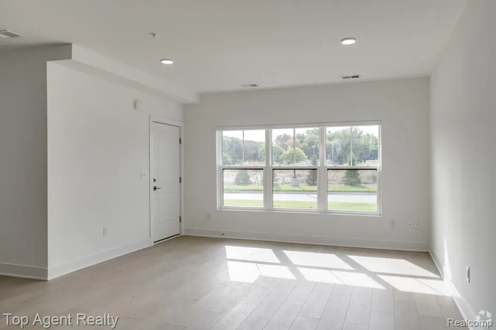 31847 Gabby Court Chesterfield Township, MI 48047