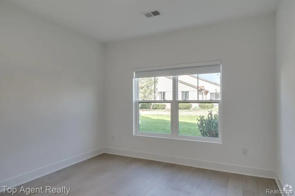 31847 Gabby Court Chesterfield Township, MI 48047