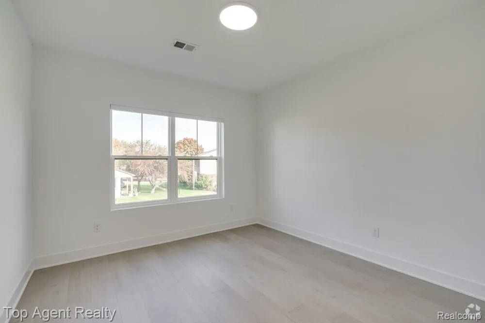 31847 Gabby Court Chesterfield Township, MI 48047